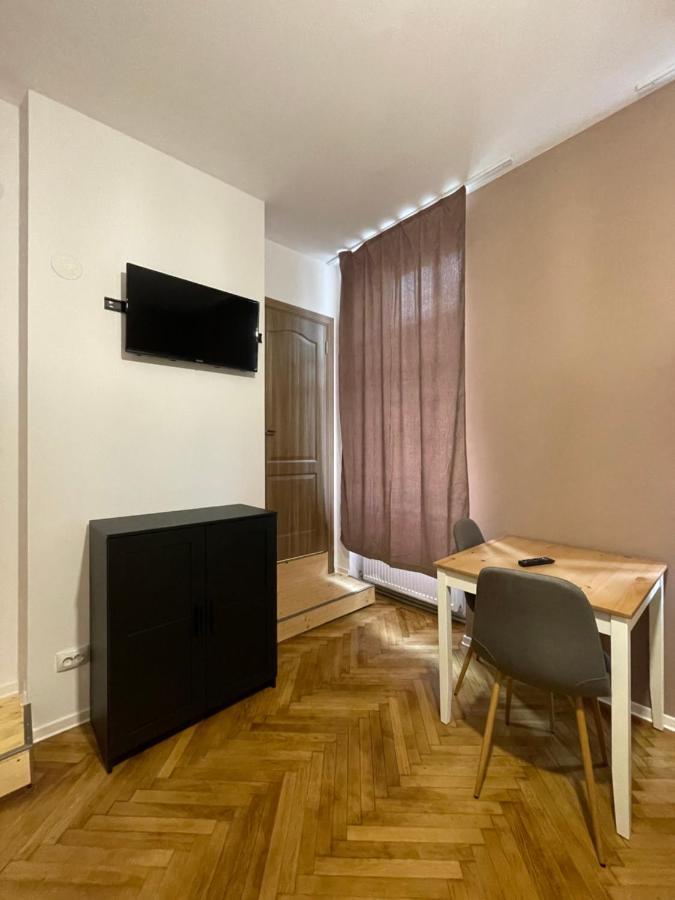 Schei Central Studios In The Heart Of Braşov Exterior foto
