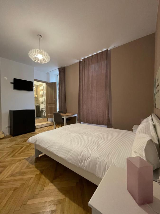 Schei Central Studios In The Heart Of Braşov Exterior foto