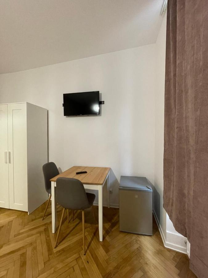 Schei Central Studios In The Heart Of Braşov Exterior foto